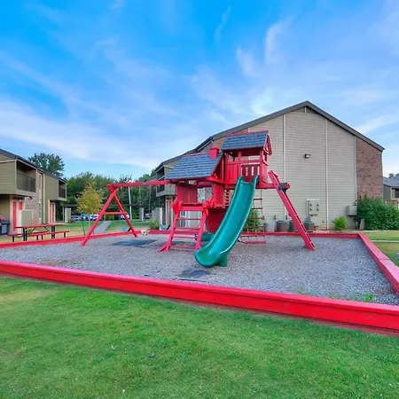 Ou Sooner, Pool & Gym, Bbq, Netflix, 100Mb Internet, Lg Washer & Dryer, Close To Ou! Norman Extérieur photo