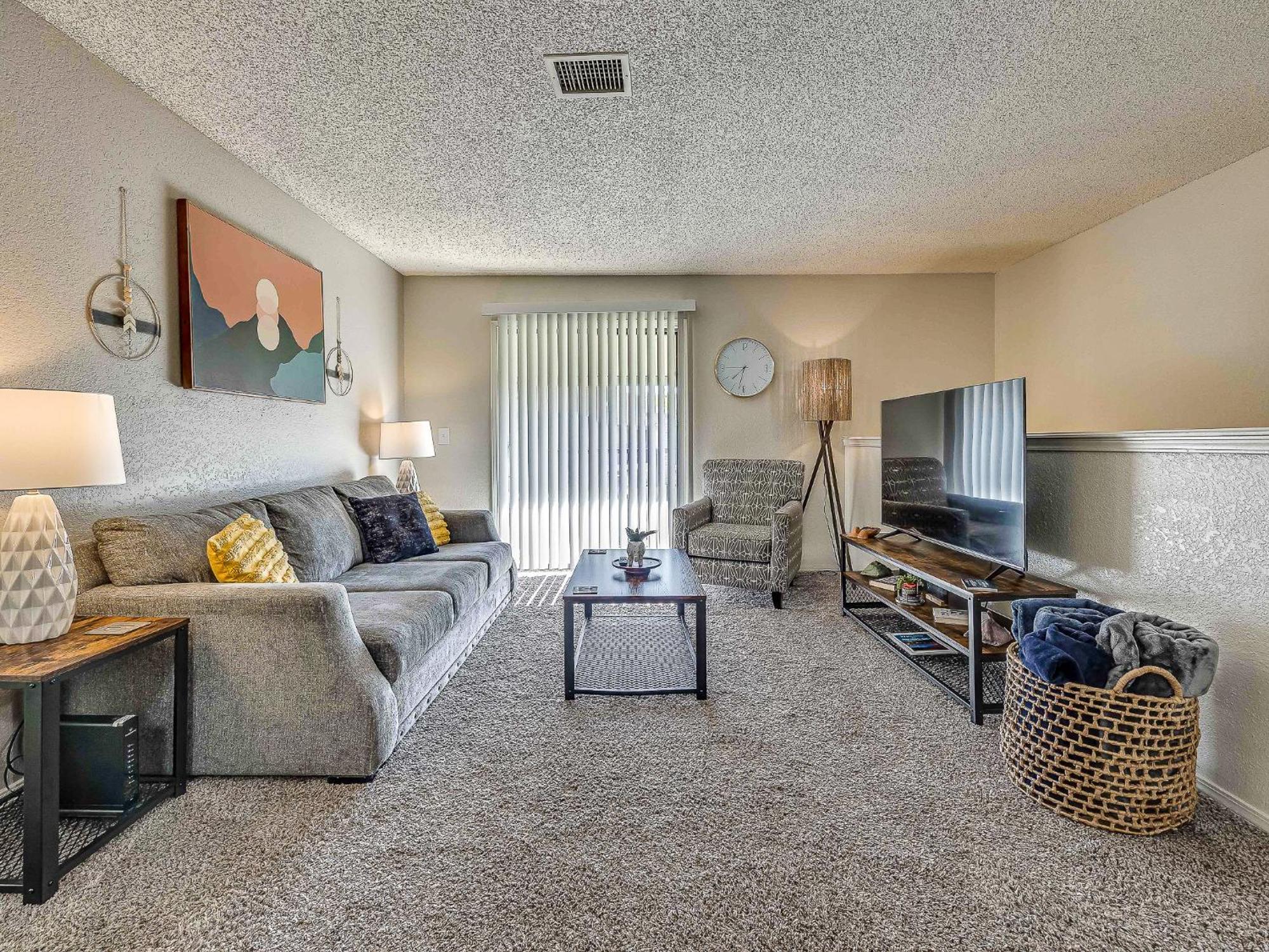 Ou Sooner, Pool & Gym, Bbq, Netflix, 100mb Internet, Lg Washer & Dryer, Close To Ou! *